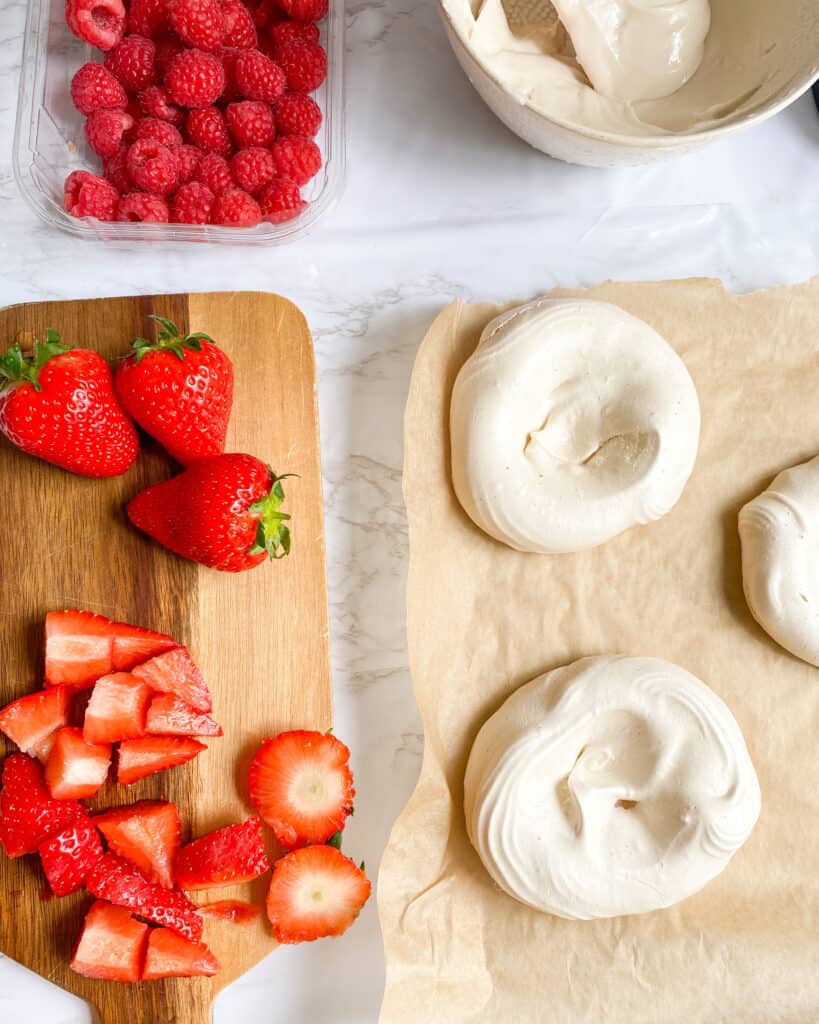 low calorie mini pavlovas